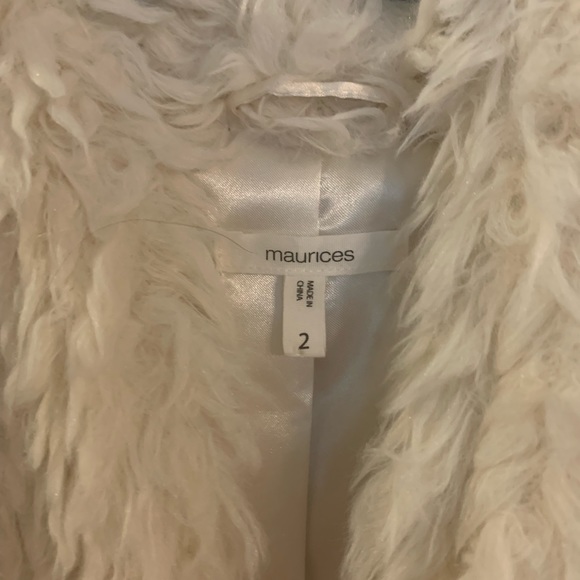 Womens Plus Faux Fur Sheepskin Soft Vest Ofd White 2X Maurice’s - Picture 2 of 10